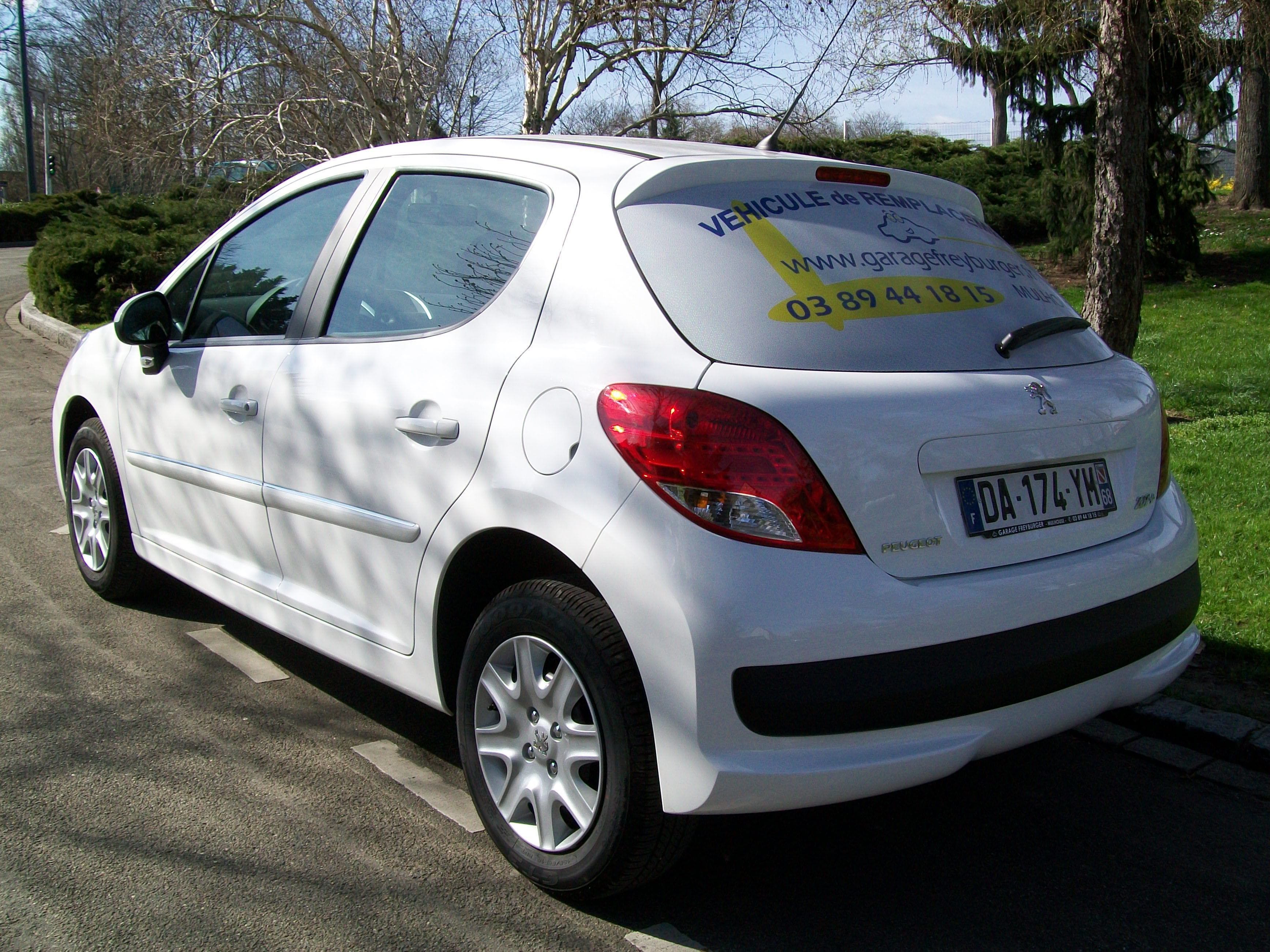 Peugeot 207 1.4L ESSENCE 5 PORTES avec Climatisation