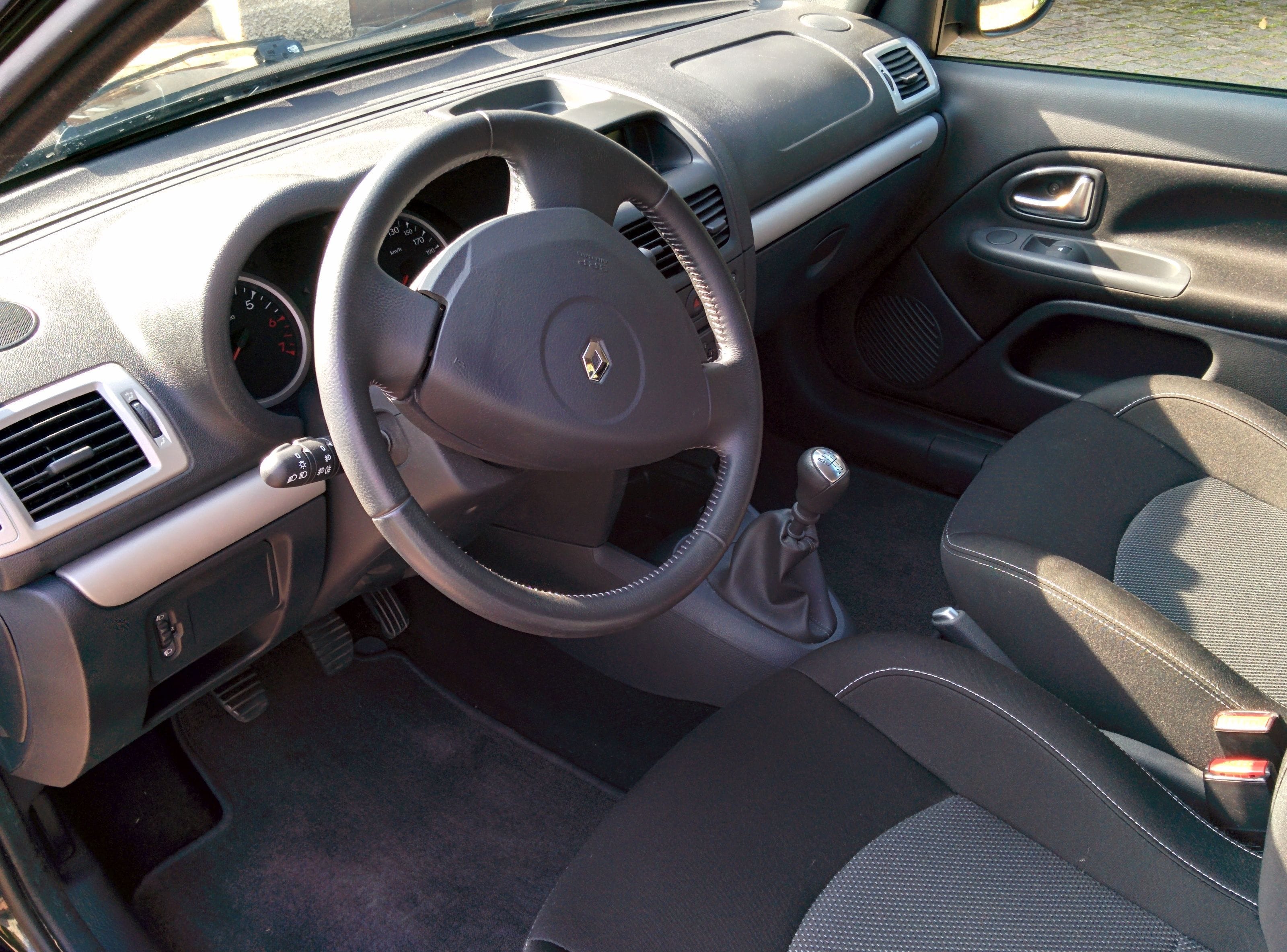 Renault Clio Campus II 1.2 16V 75 avec Pneus neige