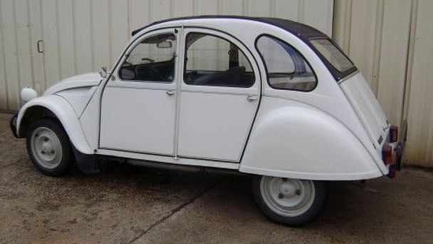 Citroen 2CV6 Blanche