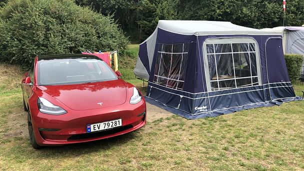 Tesla Model 3 med GPS