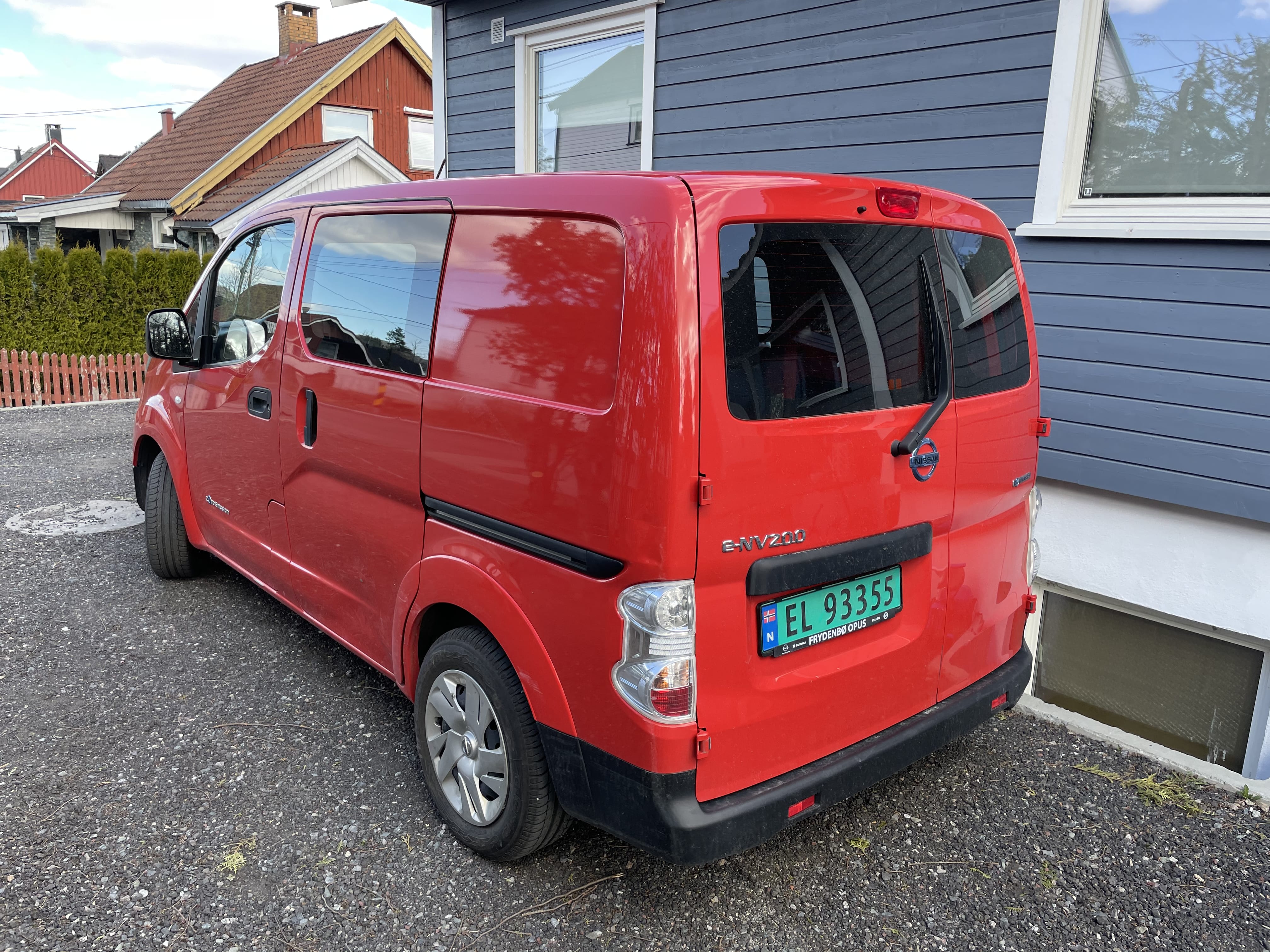 Nissan e-NV200 Varebil med GPS