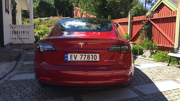 Tesla Model 3 med GPS