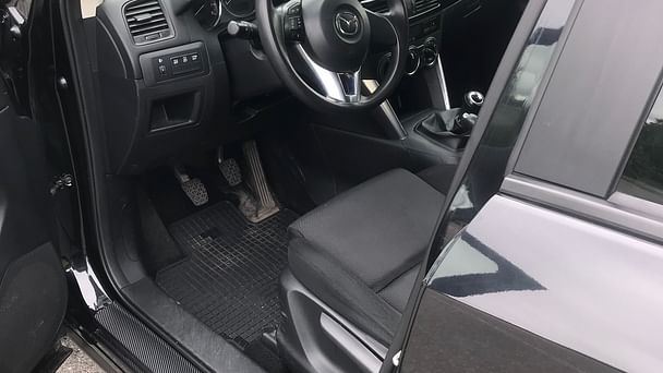 Mazda CX-5 med Lydinngang