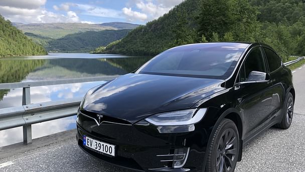 Tesla Model X med Tilhengerfeste