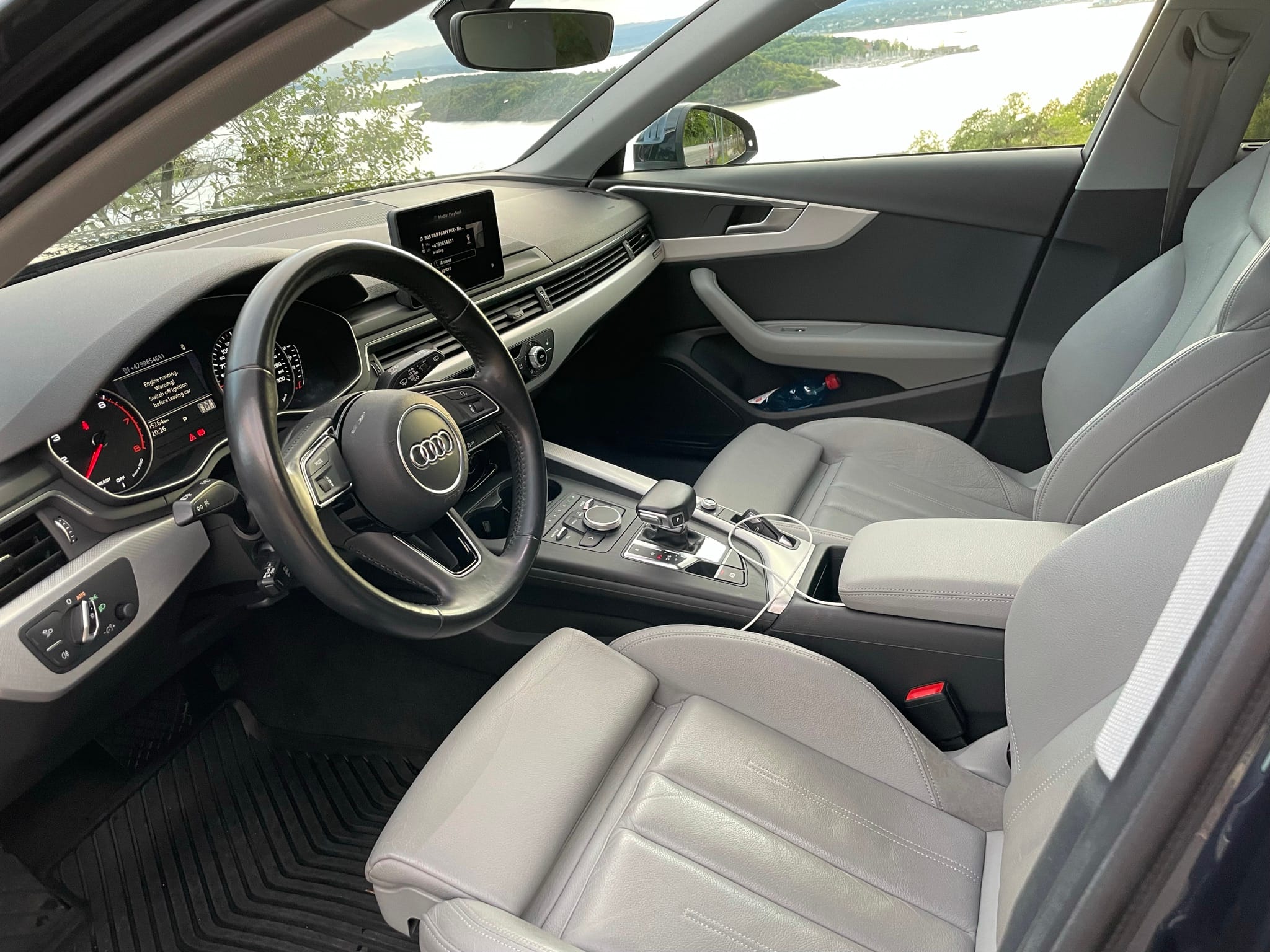 Audi A4 Avant mit Navigationsgerät