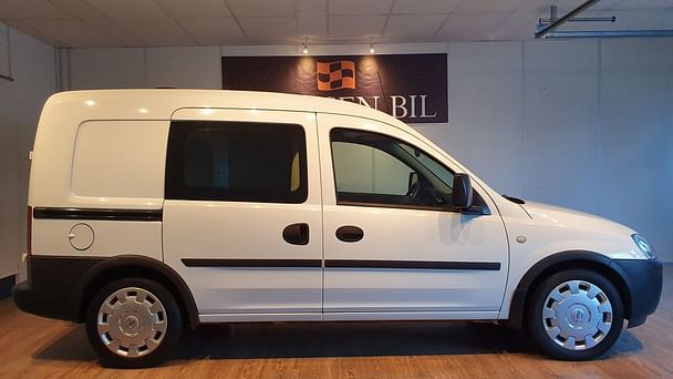 Opel Combo med Vinterdekk