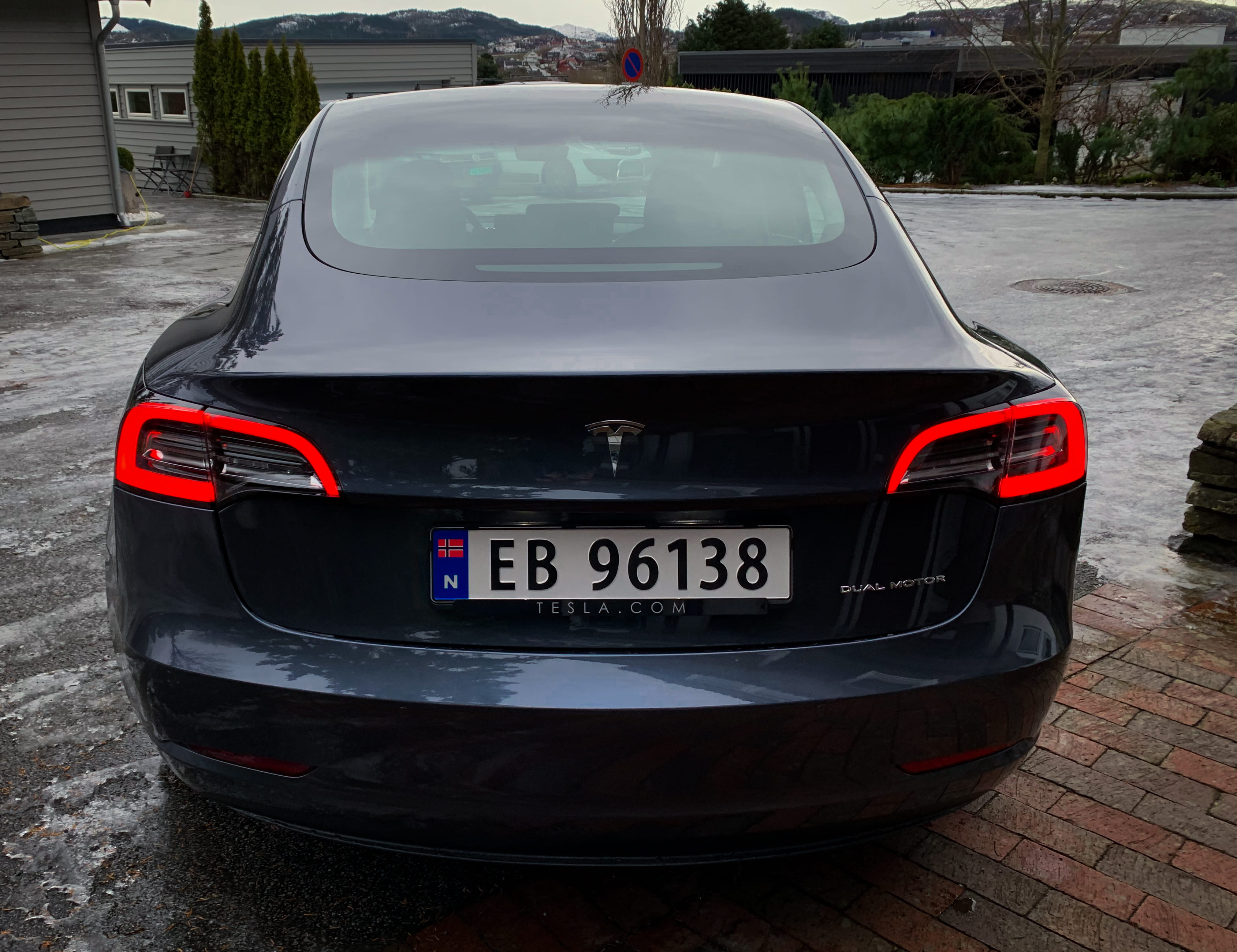 Tesla Model 3 Long Range AWD med Cruisekontroll