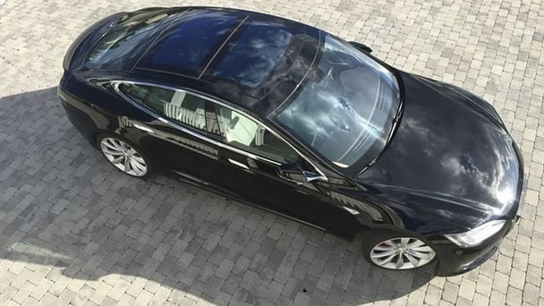 Tesla Model S med GPS