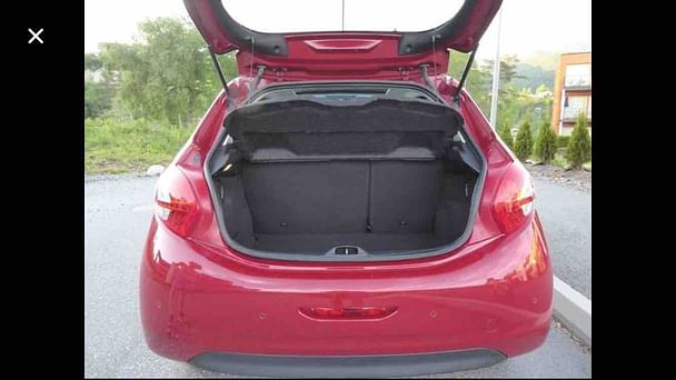 Peugeot 208 med Lydinngang