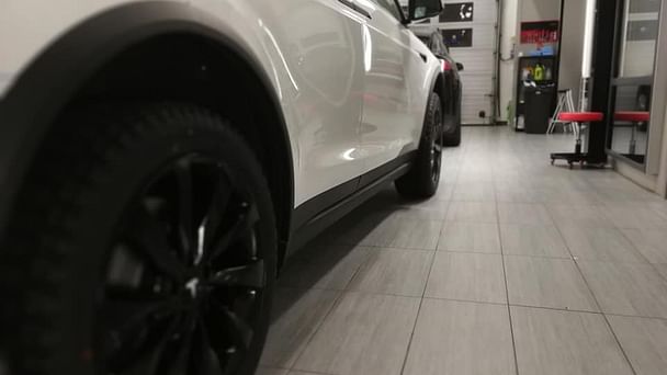 Tesla Model X med Vinterdekk