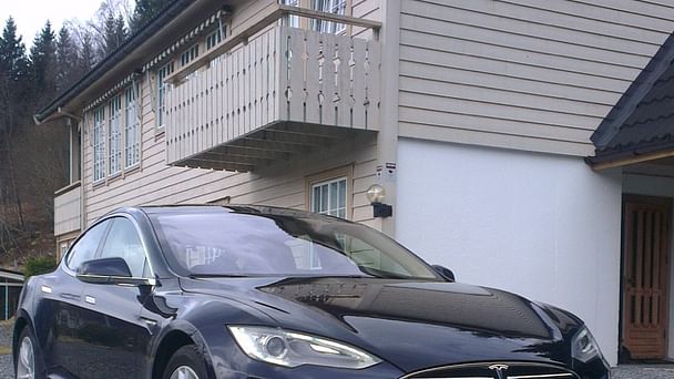 Tesla Model S med GPS