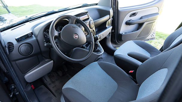Fiat Doblo Cargo med Lydinngang