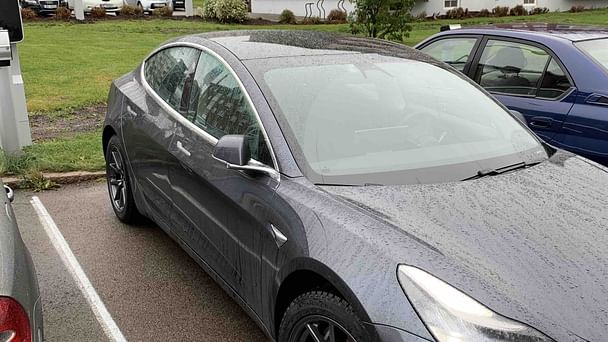 Tesla Model 3 med GPS