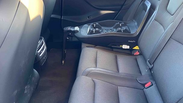 Tesla Model S med Lydinngang