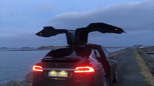 Tesla Model X med Sykkelstativ