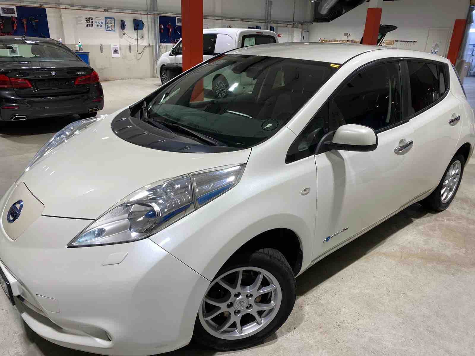Nissan Leaf med Lydinngang