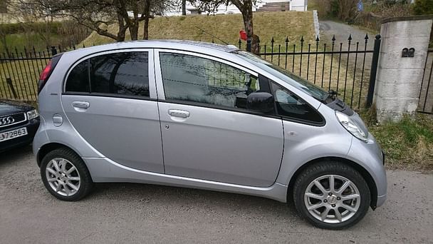 Peugeot iOn