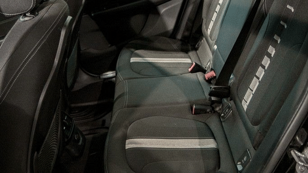 BMW Série 2 Active Tourer med Lydinngang