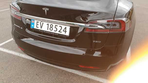 Tesla Model S med Vinterdekk