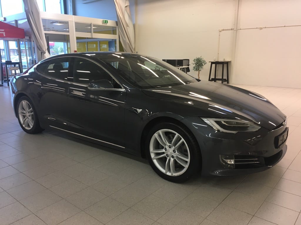 Tesla Model S med GPS