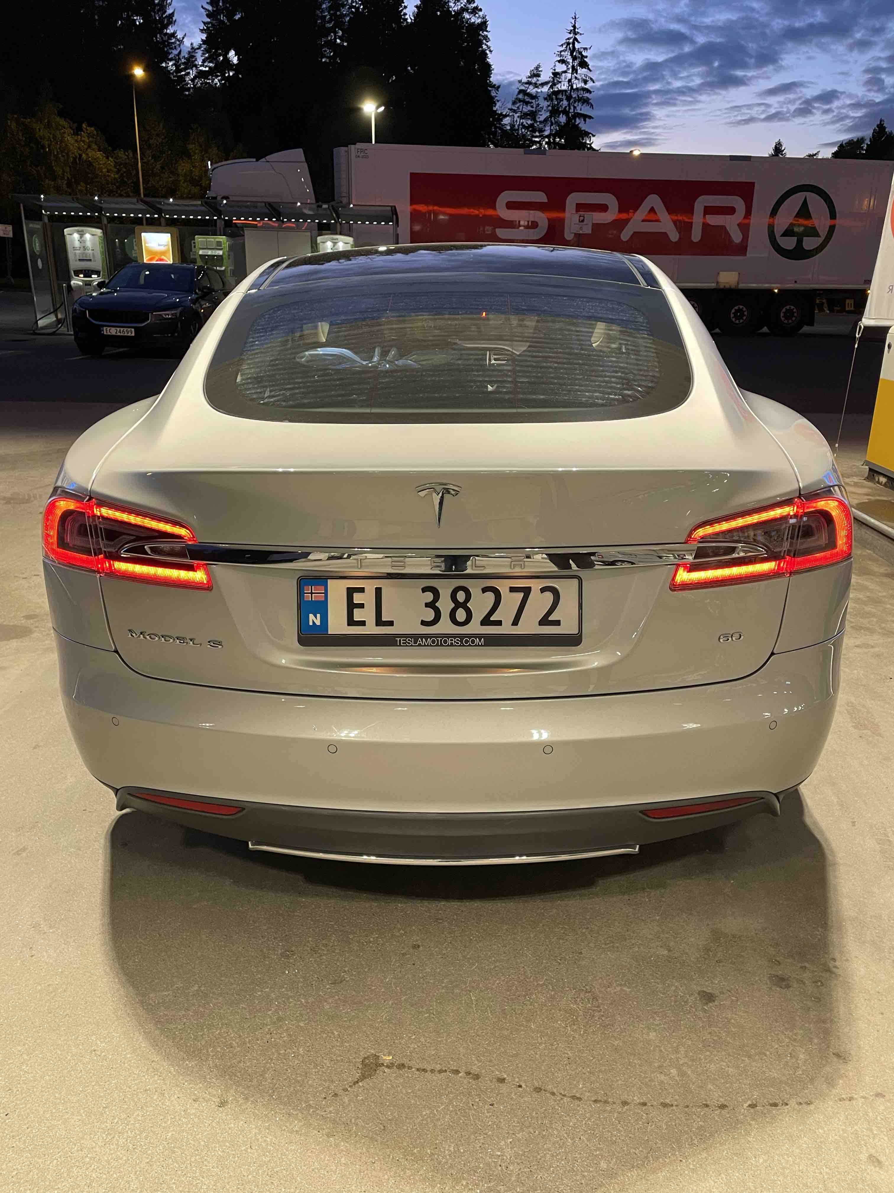 Tesla Model S with Ski racks