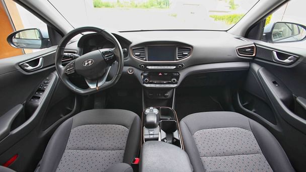 Hyundai Ioniq med GPS
