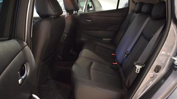 Nissan Leaf med Lydinngang