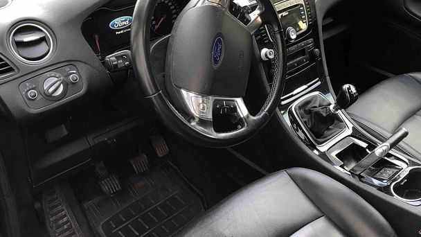 Ford S-Max med Lydinngang
