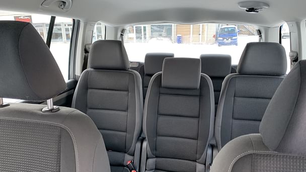 Volkswagen Touran med Lydinngang