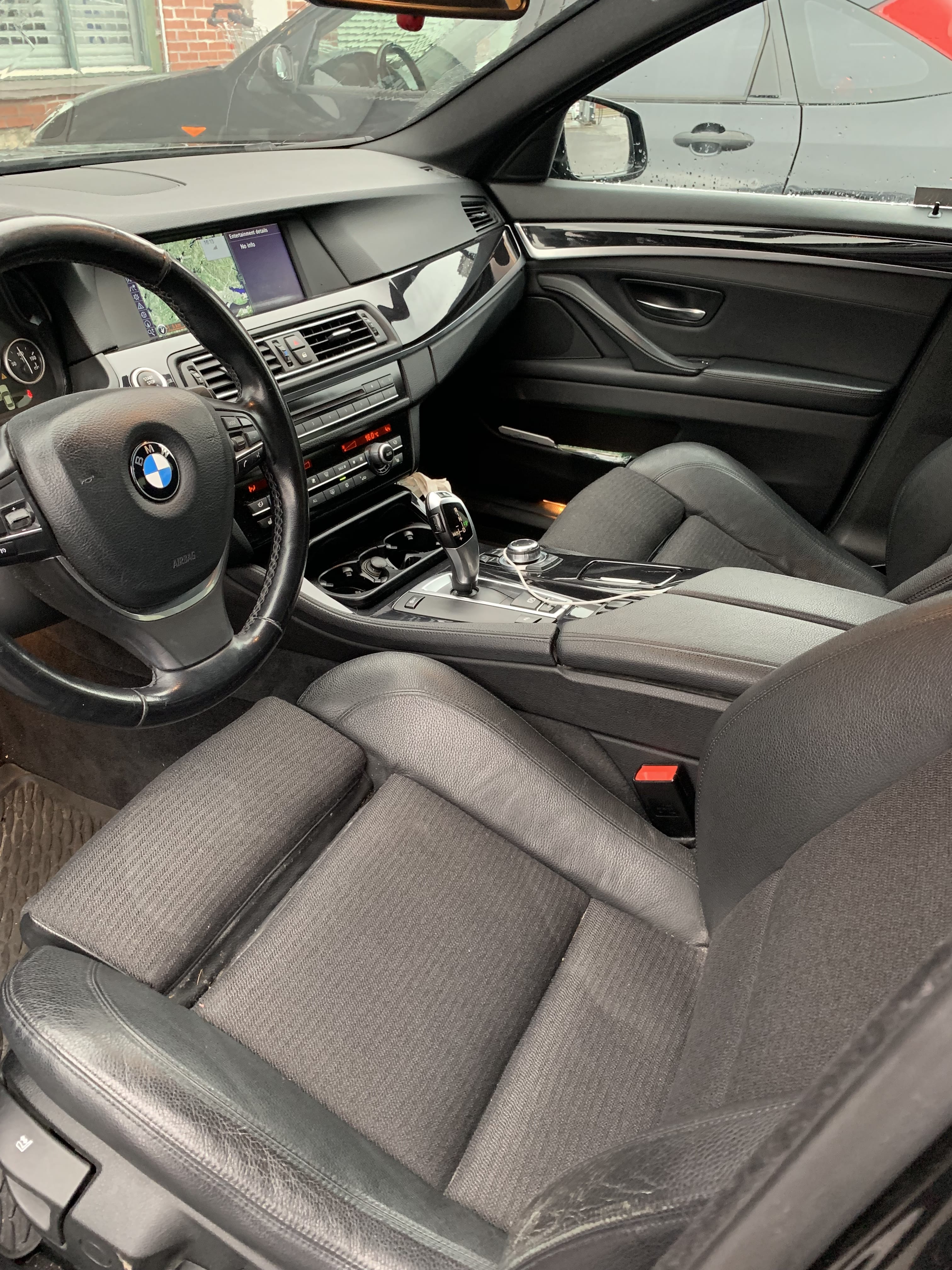 BMW 5-Serie 211 HK Automatic Efficient Dynamicw F10 med Lydinngang