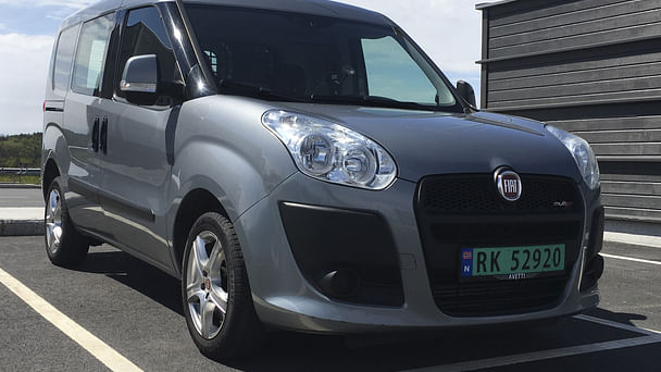 Fiat Doblo Cargo med Lydinngang