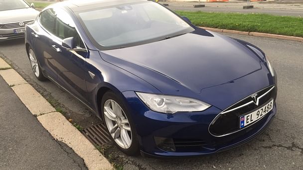 Tesla Model S med GPS