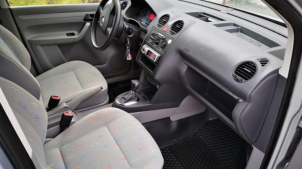 Volkswagen Caddy Maxi med Babysete