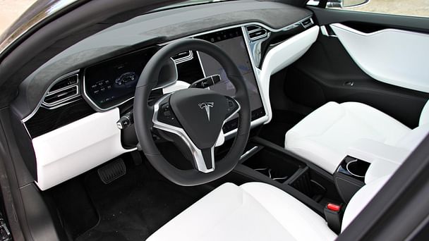 Tesla Model S med GPS