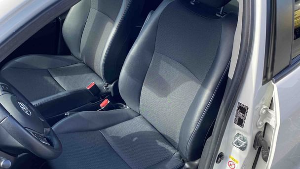 Toyota Yaris med Lydinngang