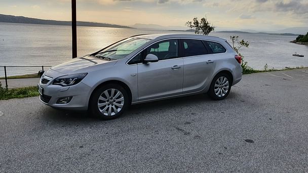 Opel Astra Sports Tourer med Vinterdekk