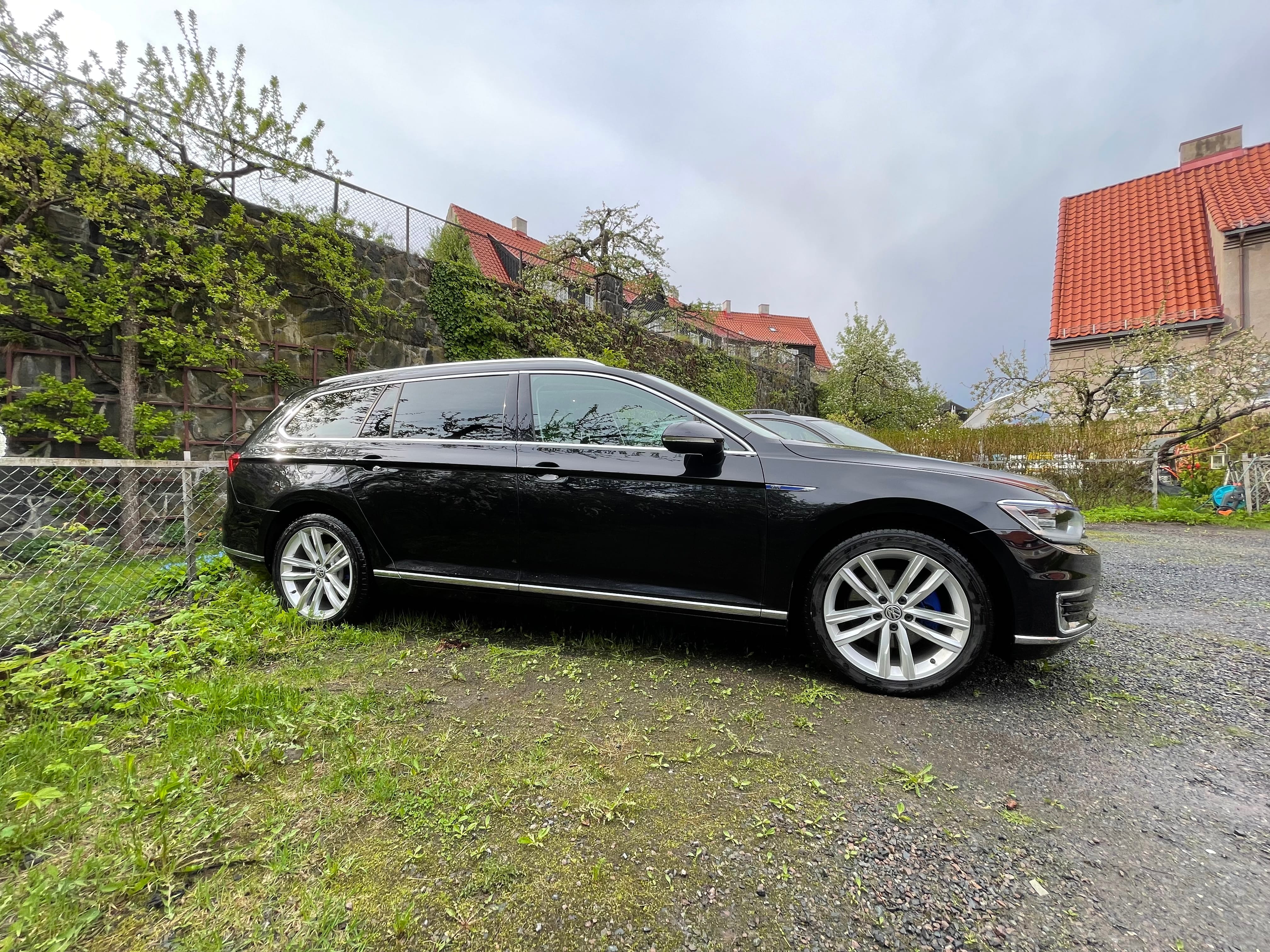 Volkswagen Passat Kombi mit Navigationsgerät