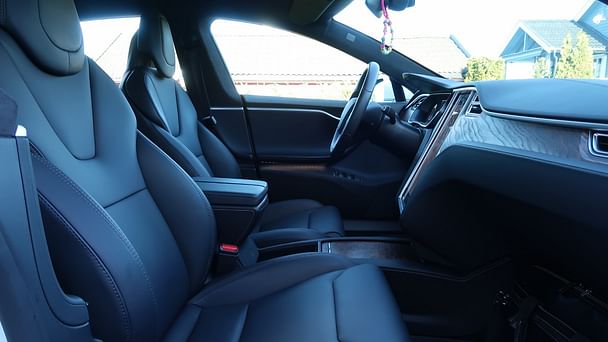 Tesla Model S med Vinterdekk