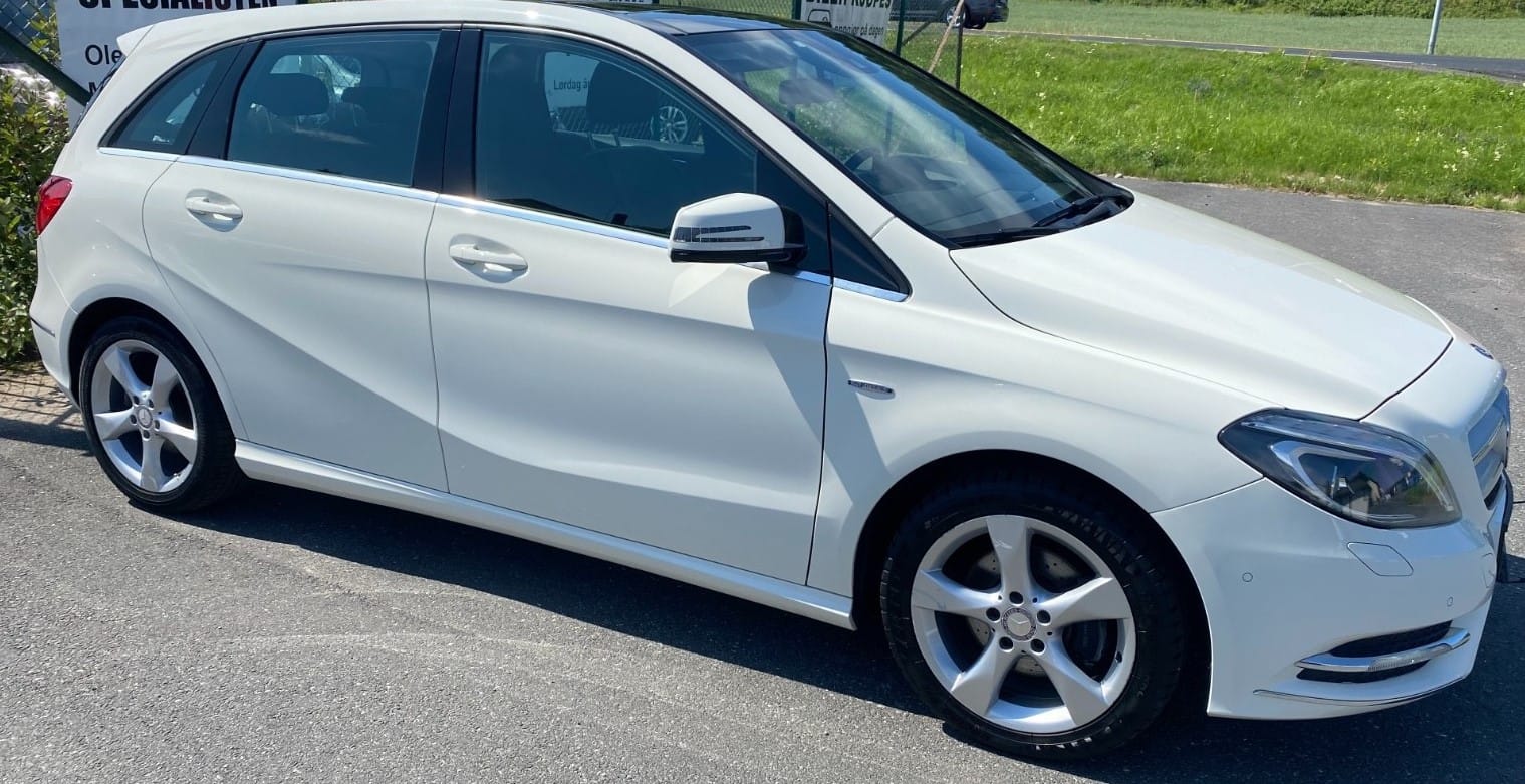 Mercedes B-Klasse with Backup camera