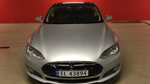 Tesla Model S med GPS