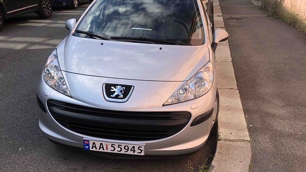 Peugeot 207, 2008, Bensin
