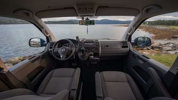 Volkswagen Caravelle med Lydinngang