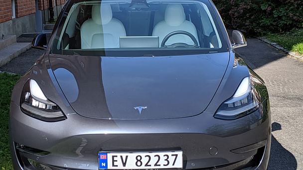 Tesla Model 3 med Vinterdekk