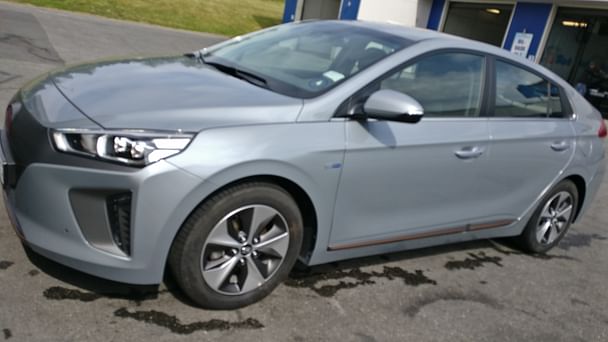 Hyundai Ioniq med GPS