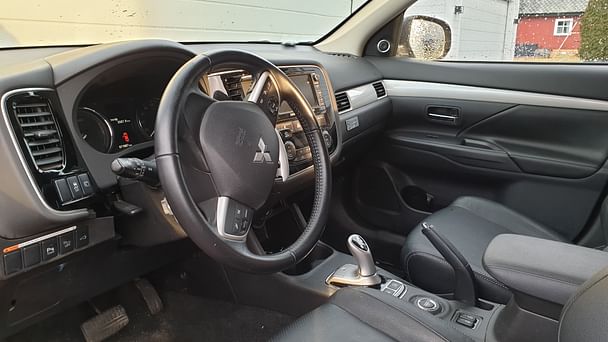Mitsubishi Outlander med Vinterdekk