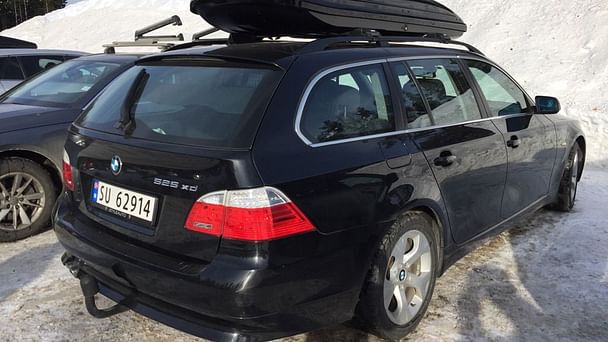 BMW 5-Serie med Skistativ