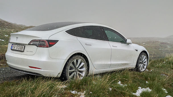 Tesla Model 3 med Vinterdekk