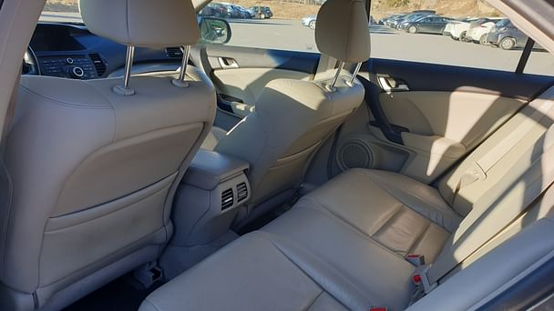 Honda Accord med Skistativ
