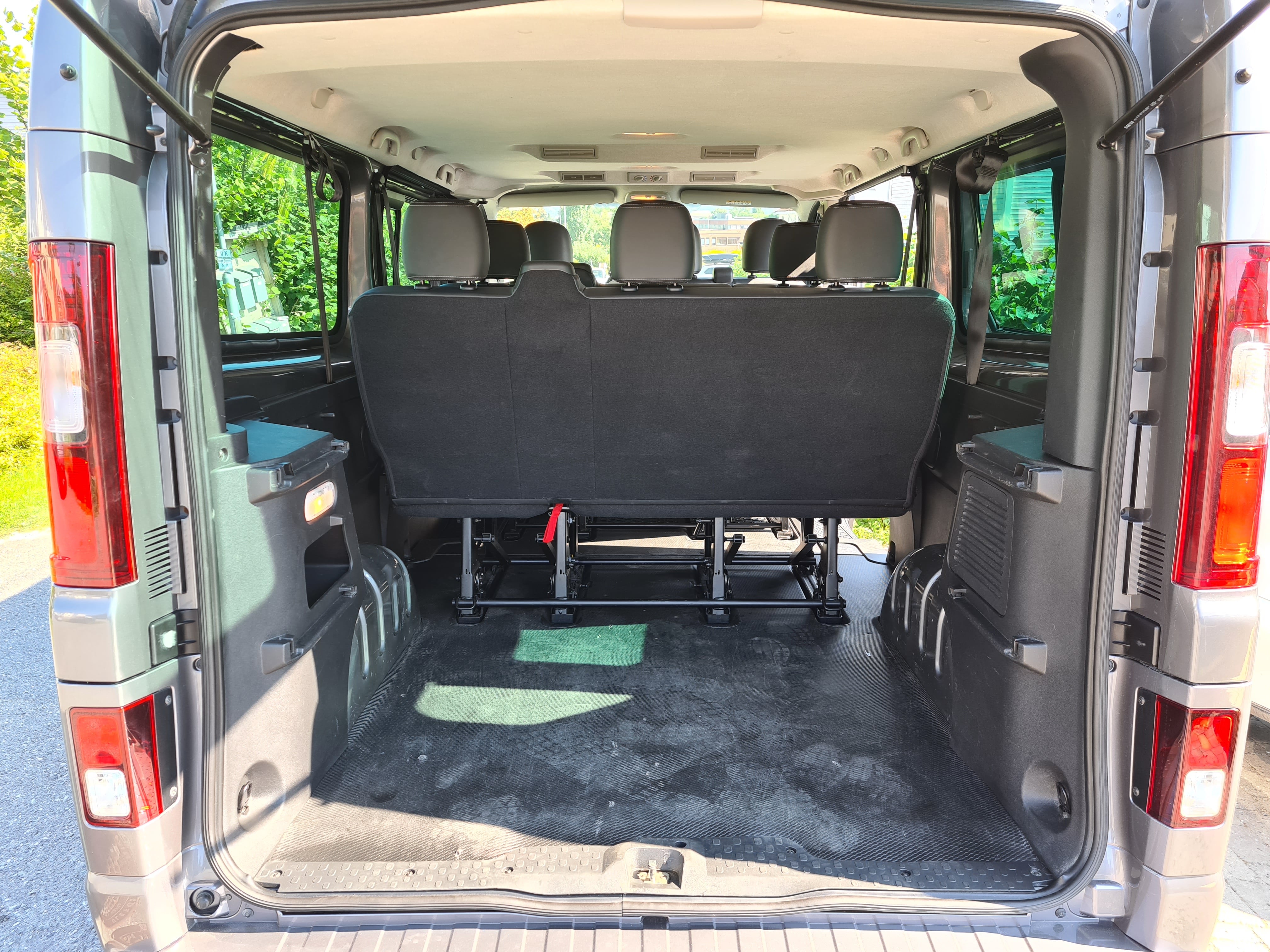 Opel Vivaro Minibuss