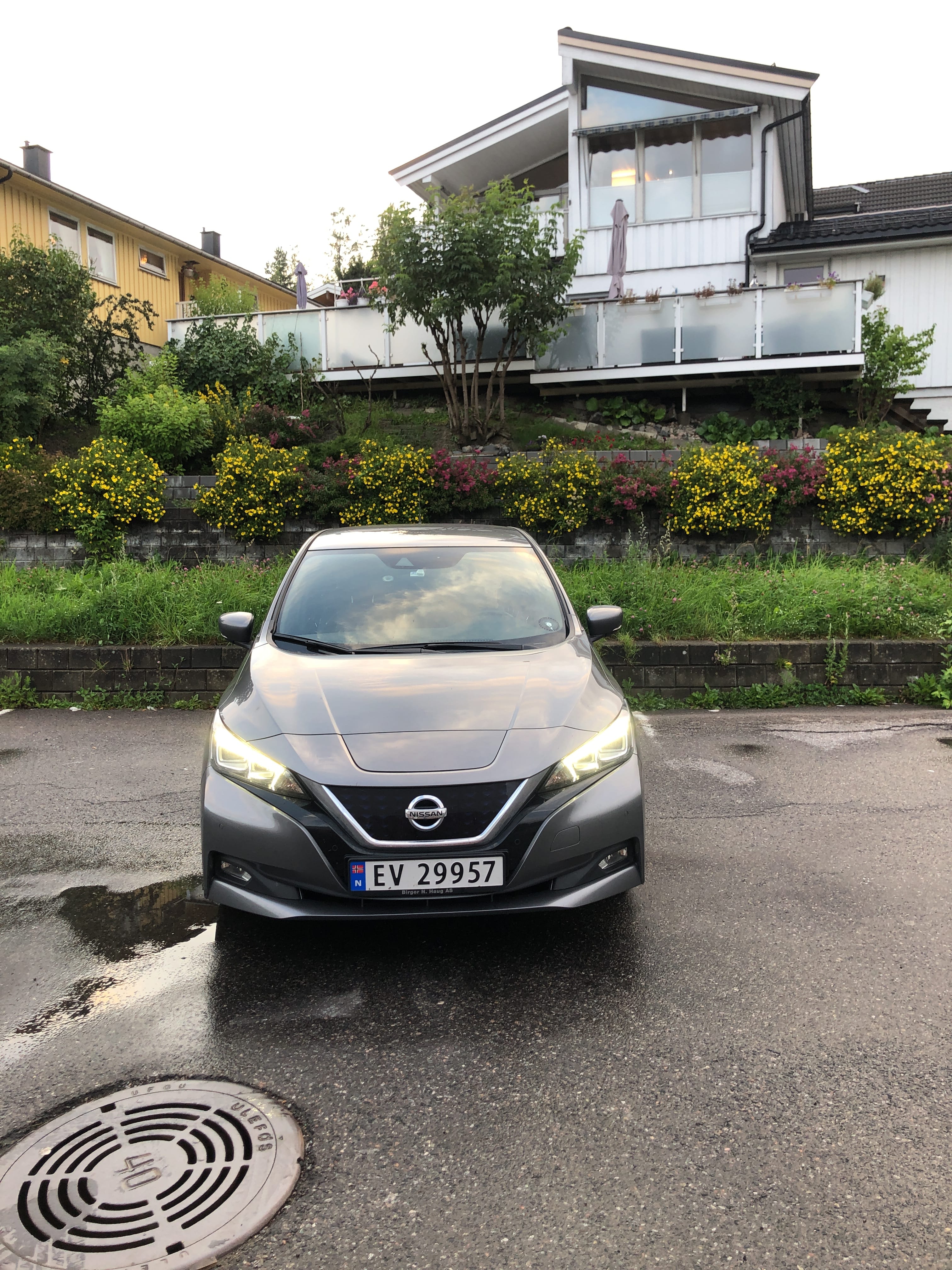 Nissan Leaf mit Navigationsgerät